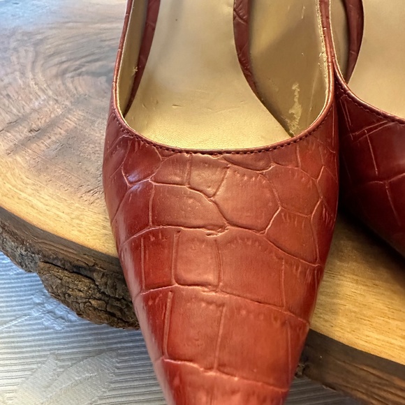 Guess size 9 Red pumps - Picture 3 of 5